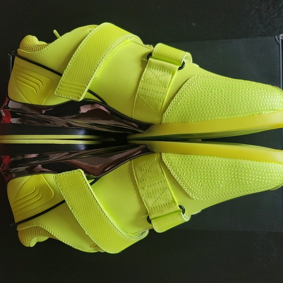 TYR ELITE CARBON LIFTERS. Size 12. Yellow. Leather. main image 5